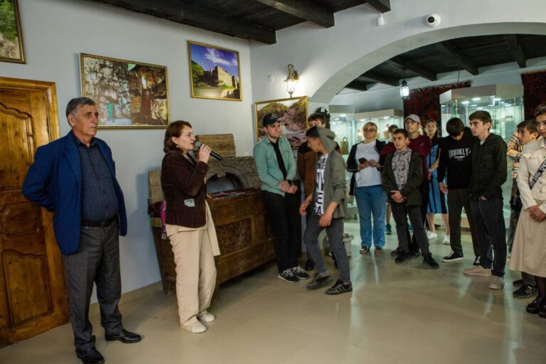 Более 1500 старшеклассников посетили культурный фестиваль в Табасаранском районе.
